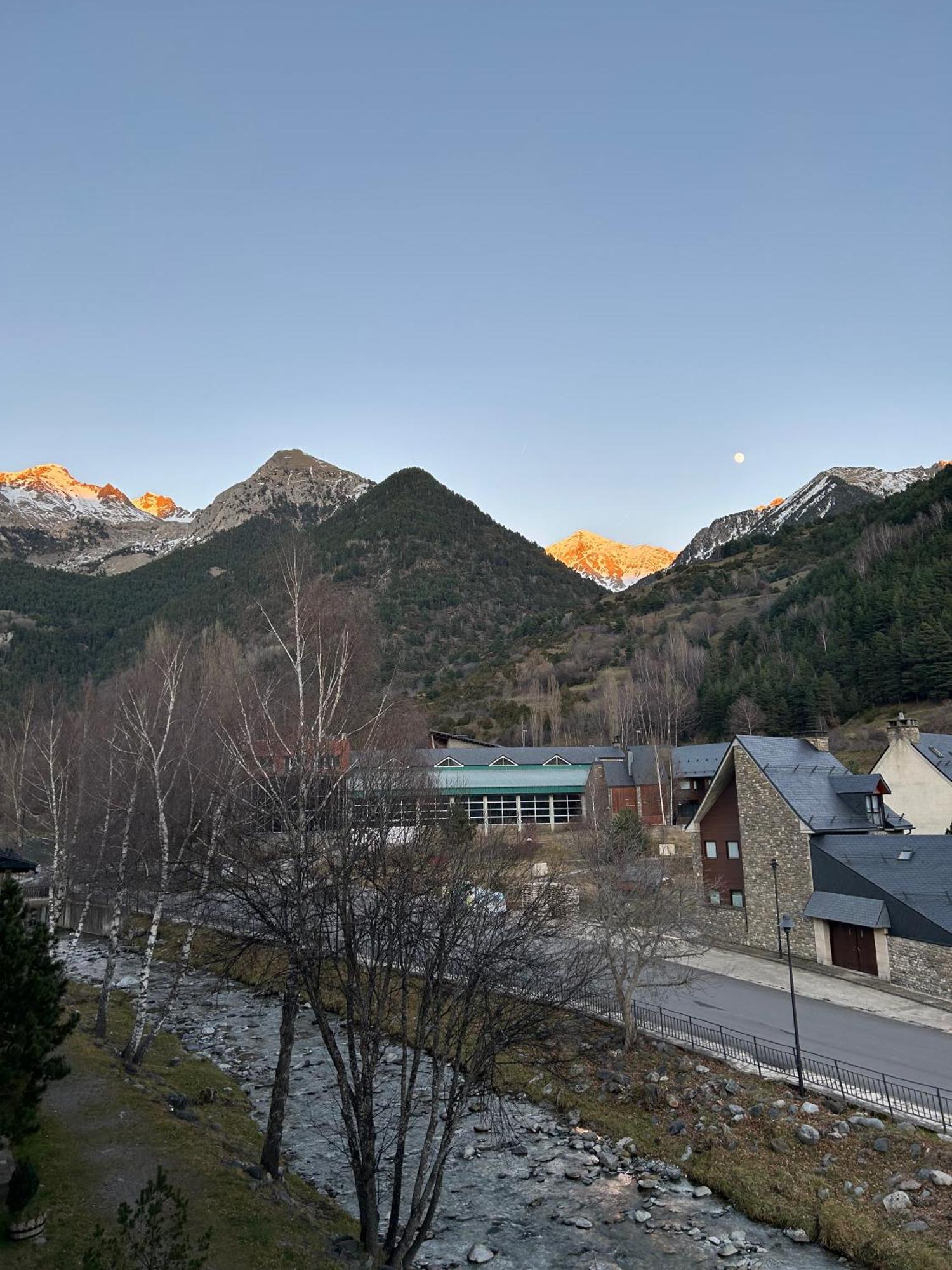 Sallent De Gallego - Formigal - Pirineos Sur Exterior foto